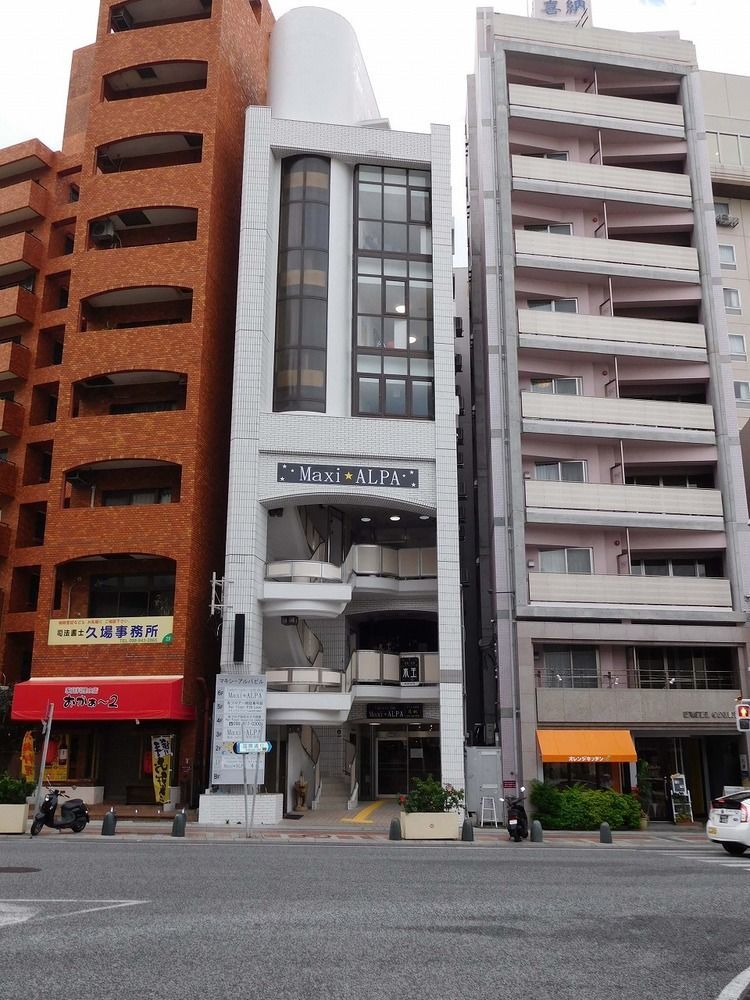 Albergue Maxi Alpa Naha Exterior foto